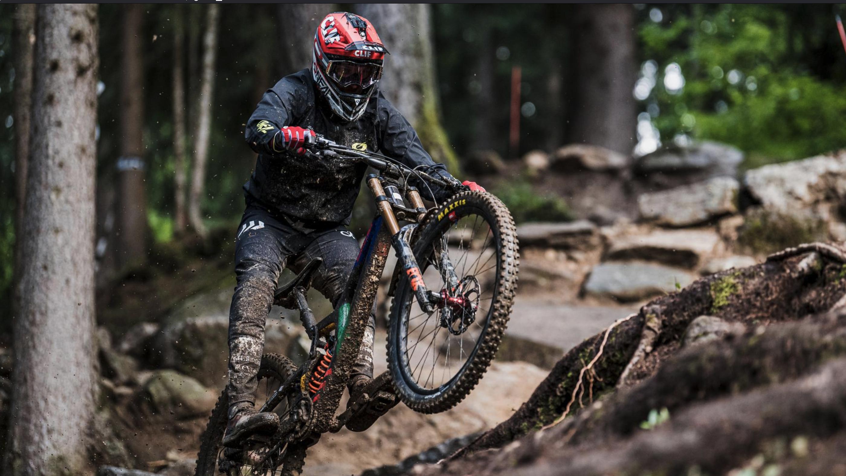 Highlander' Minnaar challenges the Black Snake. - Whistlermountainbike.com